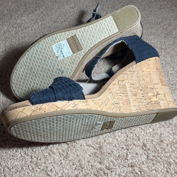 EUC Toms wedges - Picture 3 of 8